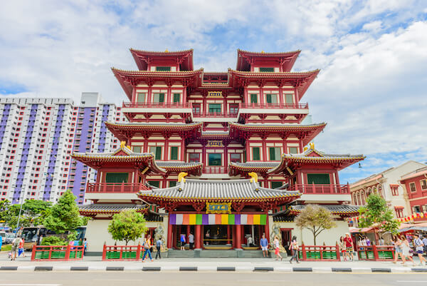 Buddha Tooth Relic Temple in Singapore's Chinatown