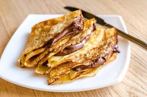 Food in France: Crepes filled with chocolate sauce and cream